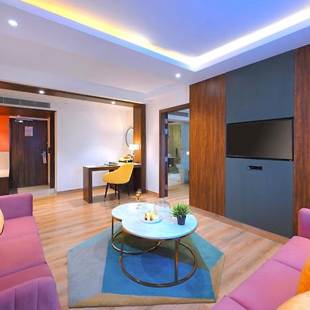 מלון אגרה Golden Tulip Agra מראה חיצוני תמונה